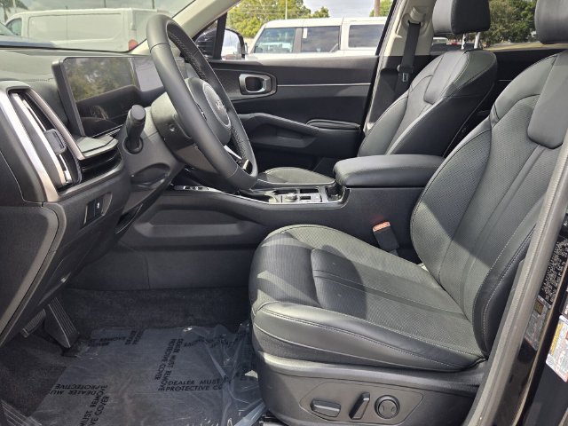 Used 2025 Kia Sorento S w/ Panoramic Sunroof Package FWD image 12