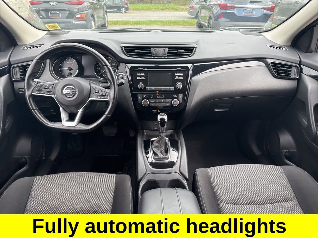 Used 2017 Nissan Rogue Sport SV w/ SV All-Weather Package AWD/4WD image 12