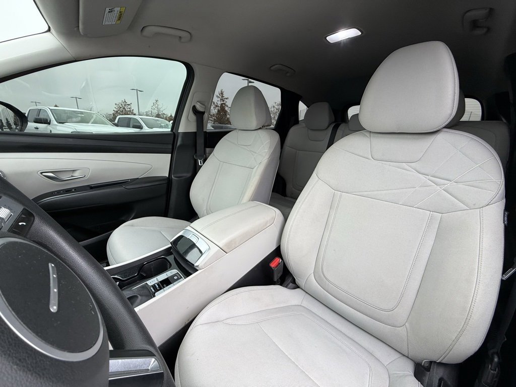 Used 2025 Hyundai Tucson SE image 22