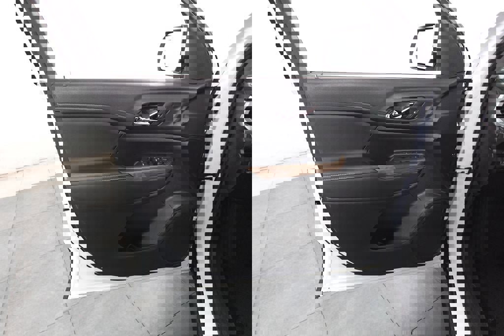 Used 2023 GMC Acadia SLE image 7