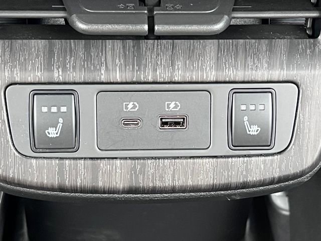 Used 2024 Nissan Ariya AWD image 30