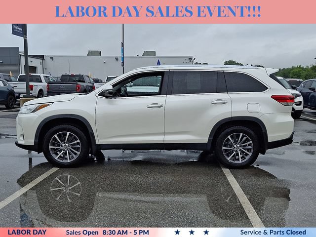 Used 2019 Toyota Highlander XLE AWD/4WD image 6