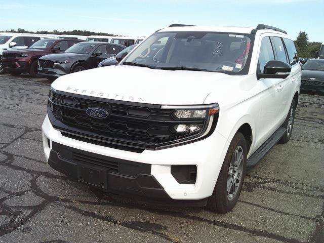 Certified 2025 Ford Expedition Active AWD/4WD image 2