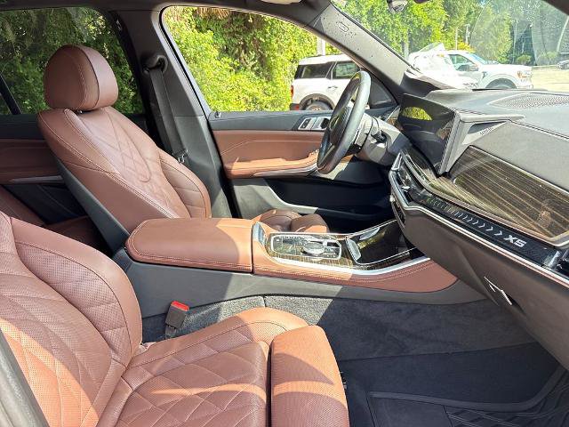 Used 2024 BMW X5 xDrive40i w/ M Sport Package AWD/4WD image 29