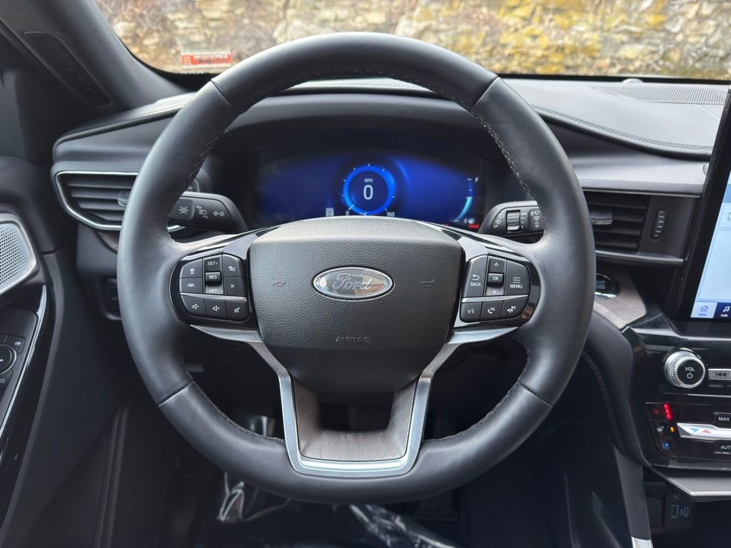 Certified 2023 Ford Explorer Platinum w/ Technology Package image 20