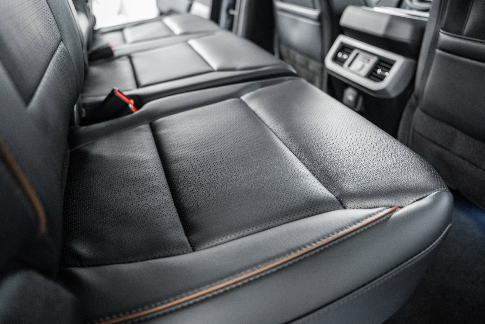 Certified 2025 Ford F250 Lariat w/ Black Appearance Package image 40