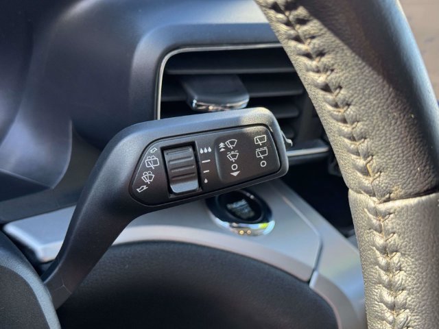 Certified 2022 Ford Explorer XLT w/ Equipment Group 202A AWD/4WD image 29