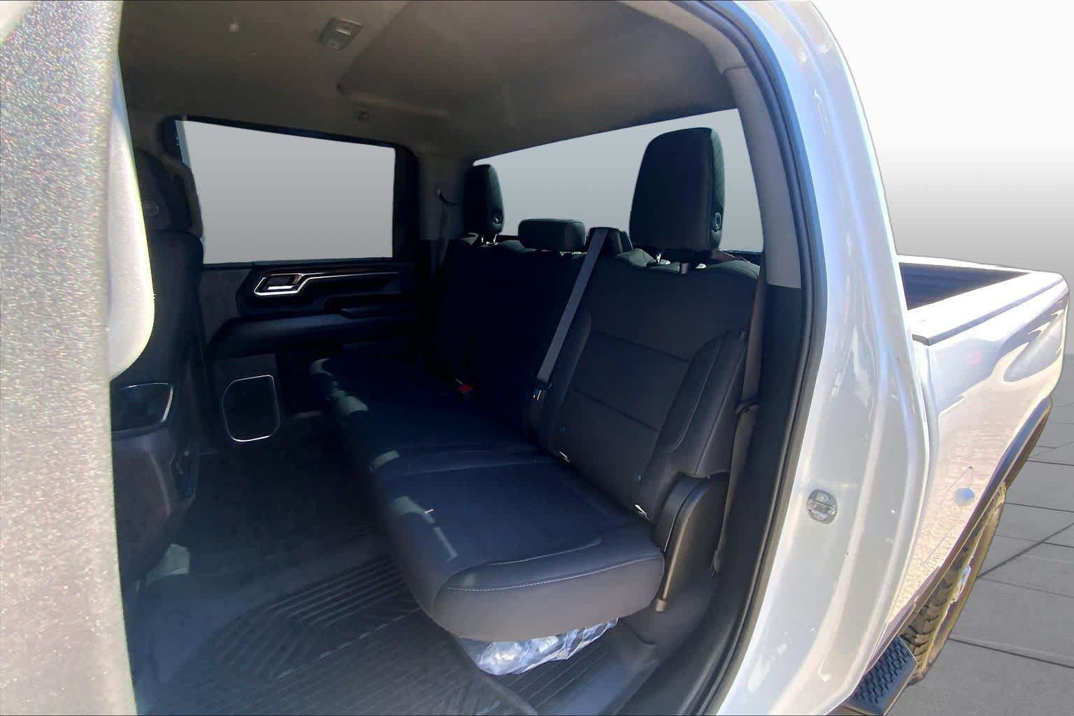 Used 2024 Chevrolet Silverado 2500 LT AWD/4WD image 21