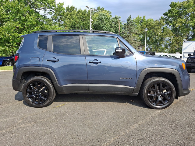 Used 2023 Jeep Renegade Altitude w/ Sun/Sound Group AWD/4WD image 12