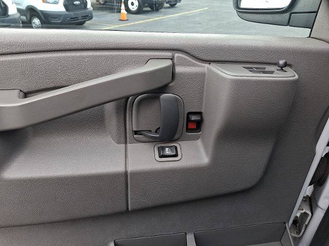 Used 2021 GMC Savana 3500 w/ Power Convenience Package RWD image 11