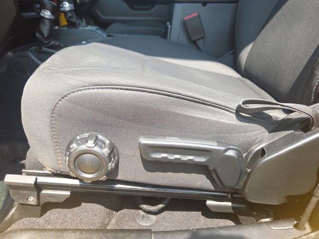 Used 2021 Jeep Wrangler Sport AWD/4WD image 17