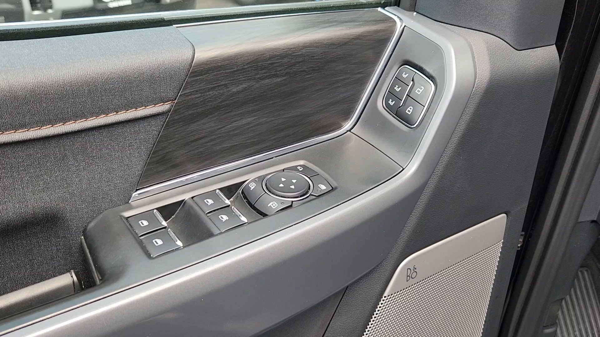 Certified 2025 Ford F150 Lariat AWD/4WD image 8