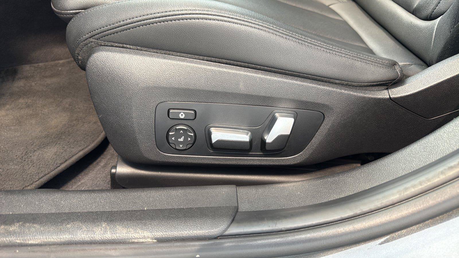 Used 2019 BMW 330i xDrive Sedan w/ Convenience Package AWD/4WD image 23
