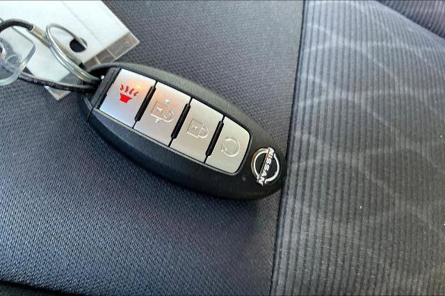 Used 2024 Nissan Titan SV w/ SV Convenience Package image 36