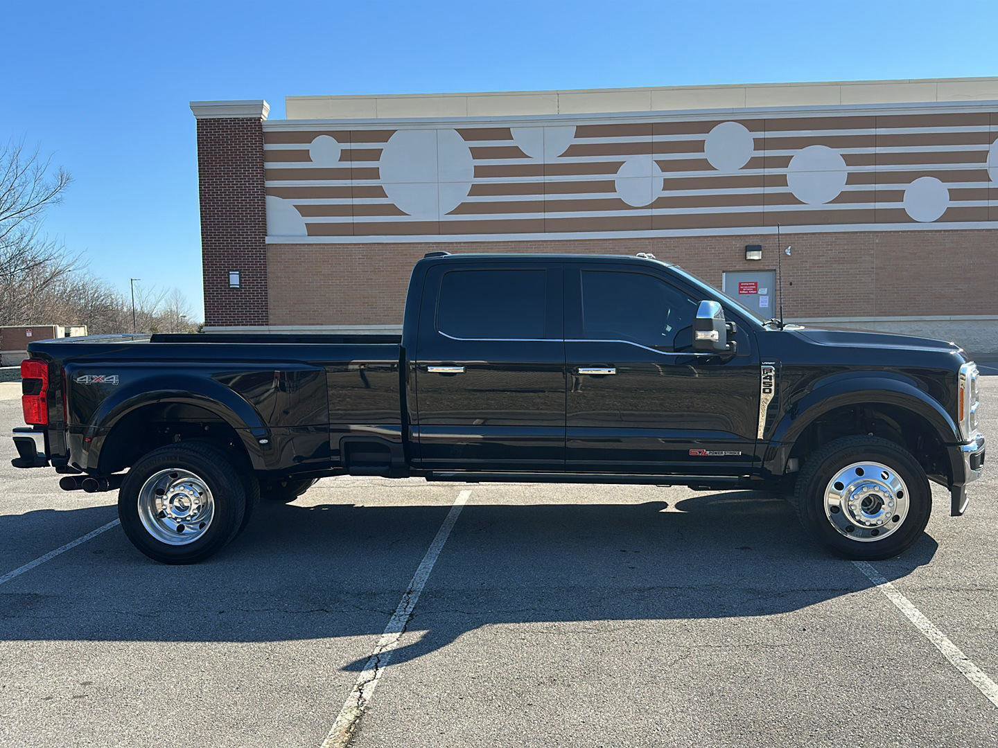 Certified 2023 Ford F450 Lariat w/ Lariat Ultimate Package image 6