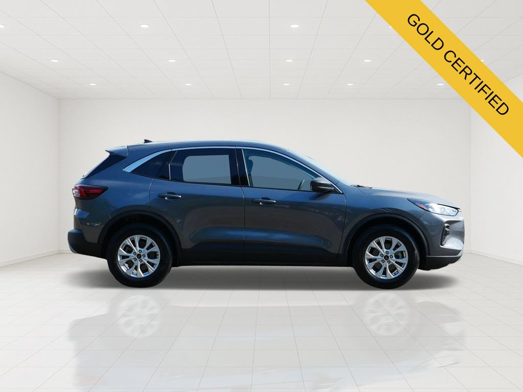 Certified 2023 Ford Escape Active AWD/4WD image 2