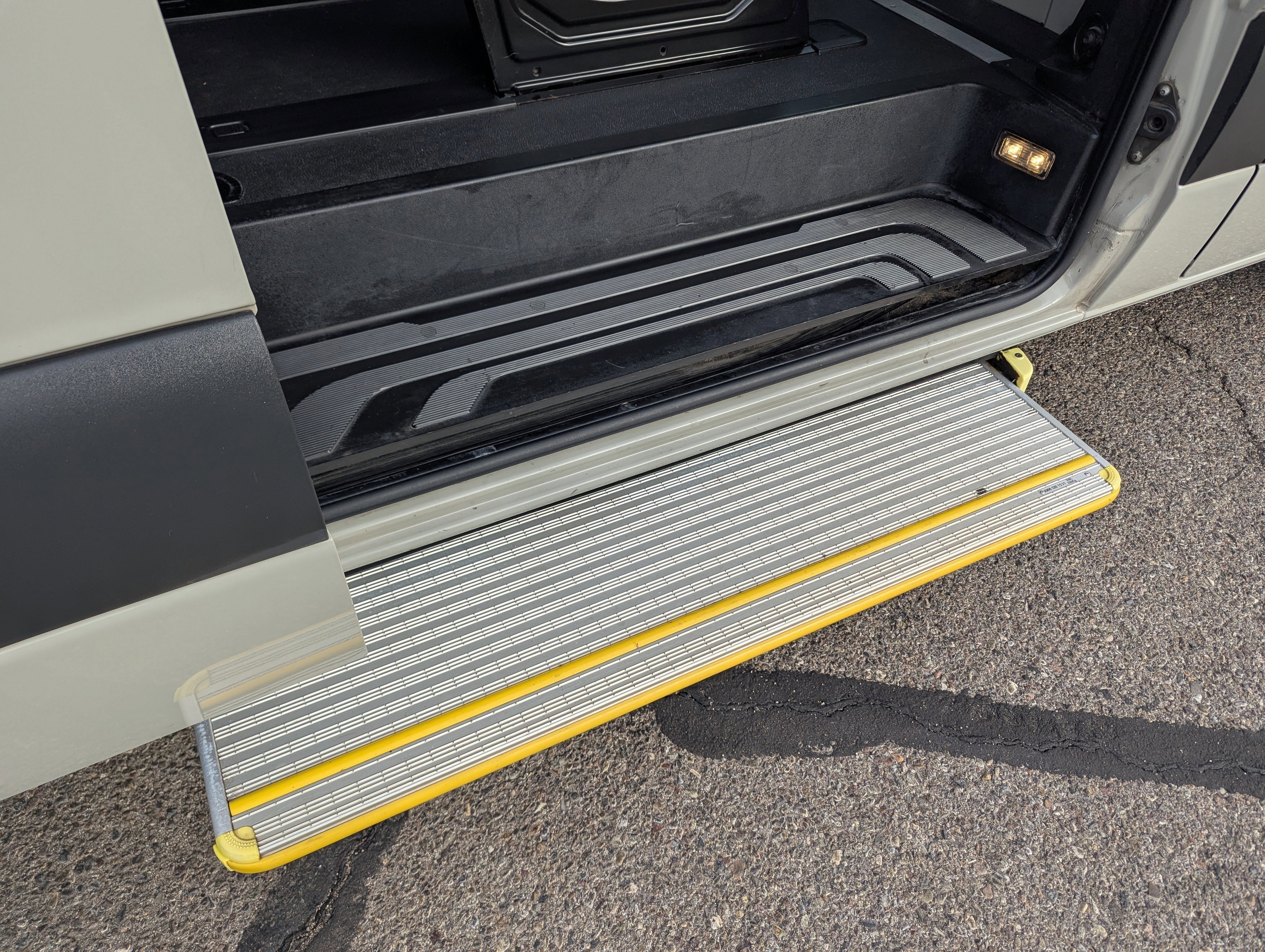 Used 2021 Mercedes-Benz Sprinter 2500 image 8