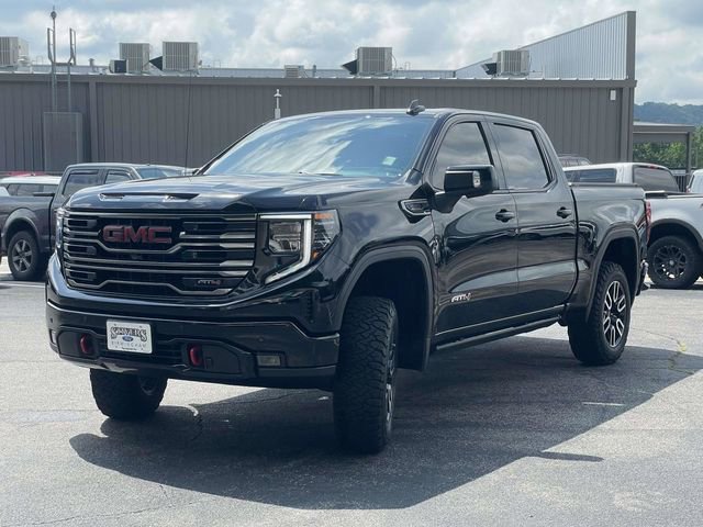 Used 2025 GMC Sierra 1500 AT4 w/ Technology Package AWD/4WD image 8