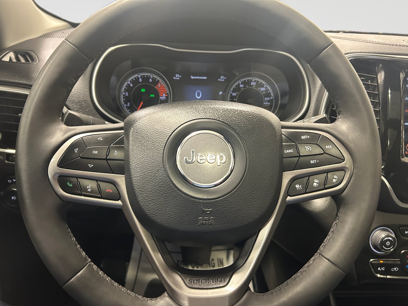 Used 2022 Jeep Cherokee Limited AWD/4WD image 13