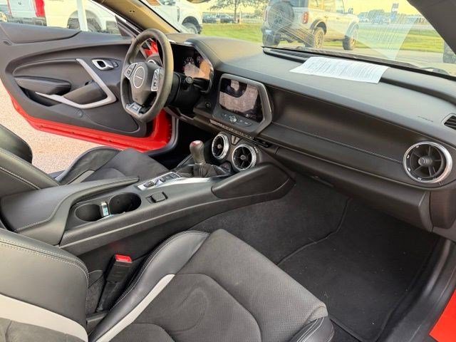 Used 2020 Chevrolet Camaro SS RWD image 27