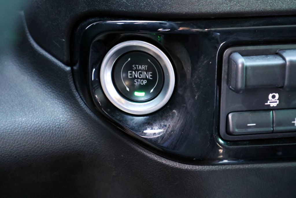 Used 2023 Chevrolet Silverado 1500 High Country w/ Technology Package image 10