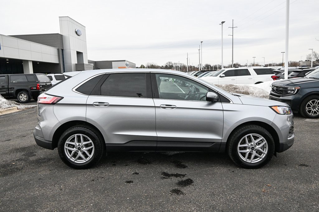Certified 2024 Ford Edge SEL w/ Convenience Package image 3
