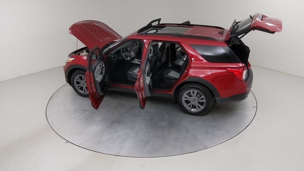 Certified 2023 Ford Explorer XLT w/ Equipment Group 202A AWD/4WD image 55