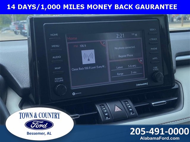 Used 2021 Toyota RAV4 XLE Premium image 14