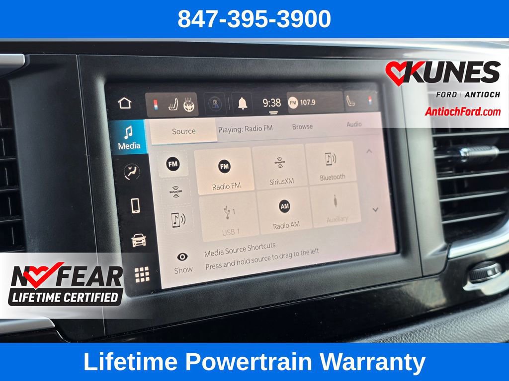 Used 2023 Chrysler Voyager LX image 45