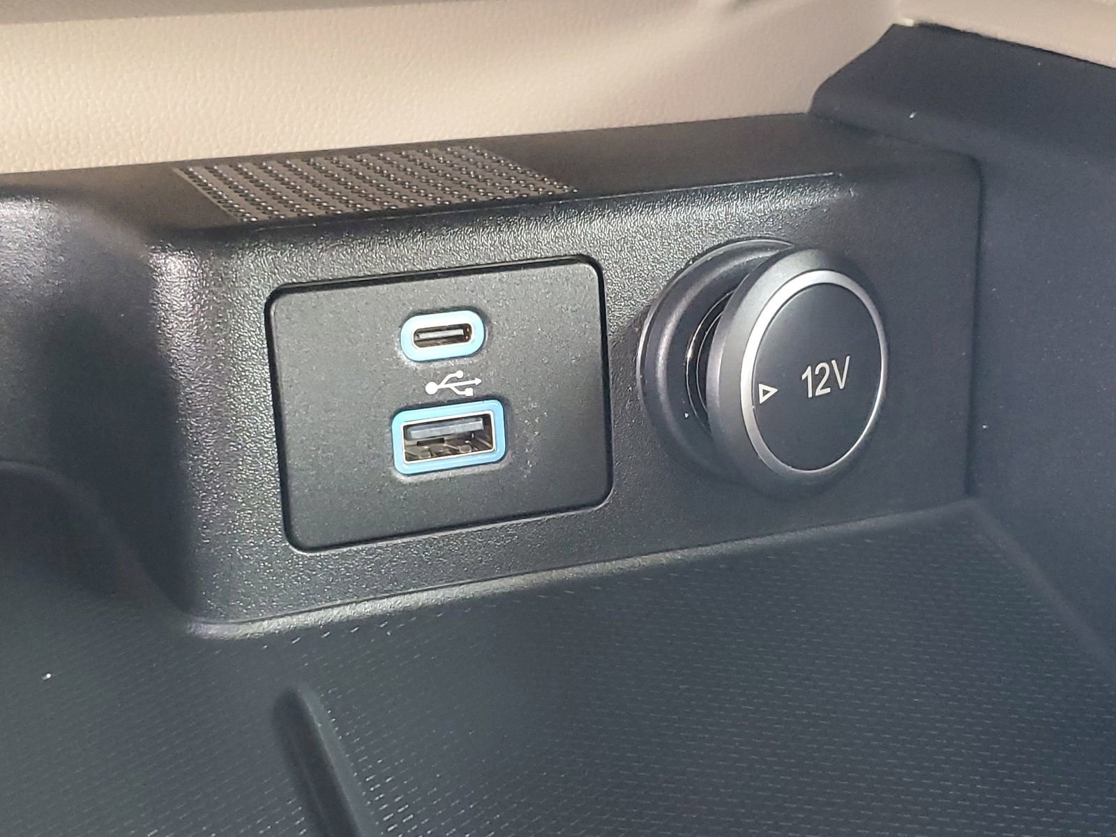 Certified 2020 Ford Escape SEL FWD image 28