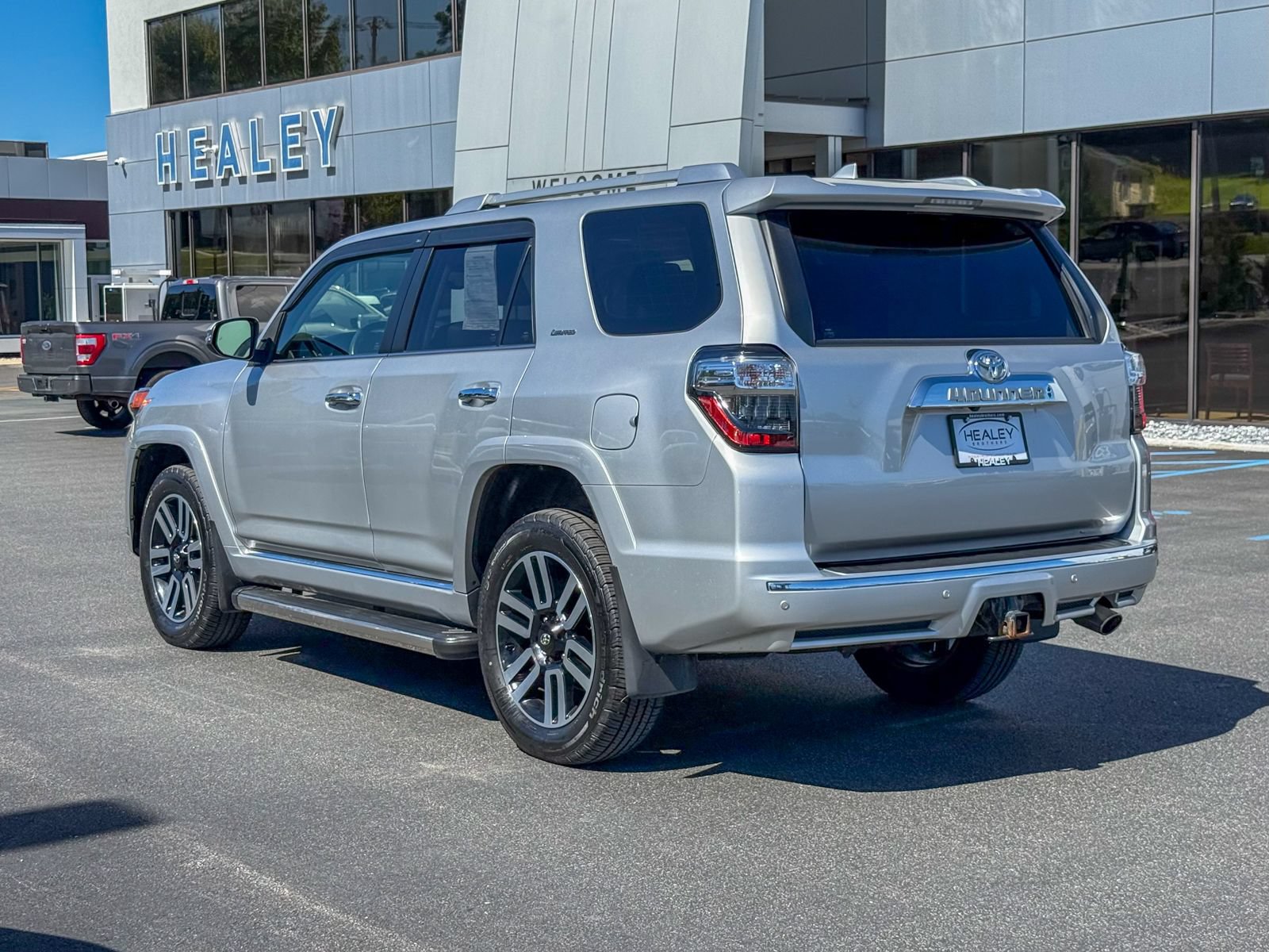 Used 2023 Toyota 4Runner Limited AWD/4WD image 3