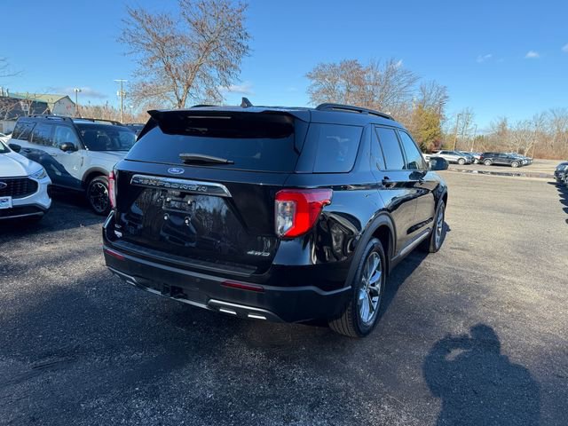 Certified 2023 Ford Explorer XLT w/ Equipment Group 202A image 5
