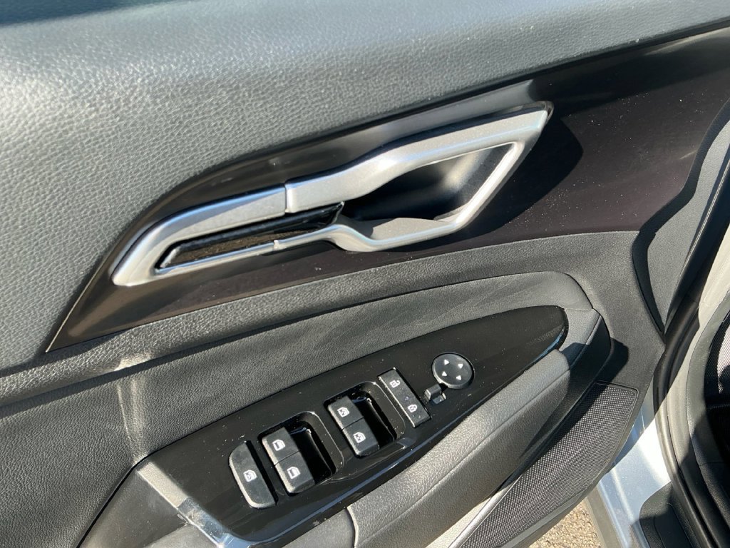 Used 2025 Kia Sportage EX FWD image 16