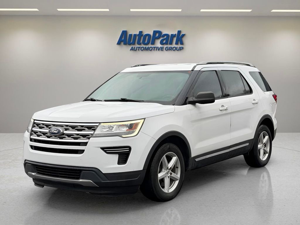 Certified 2018 Ford Explorer XLT FWD image 3