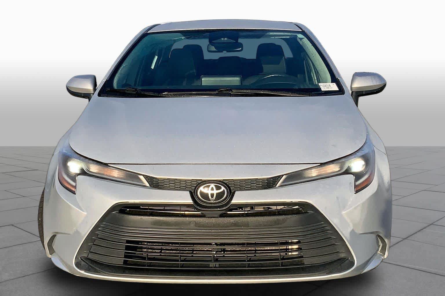 Used 2024 Toyota Corolla LE FWD image 4