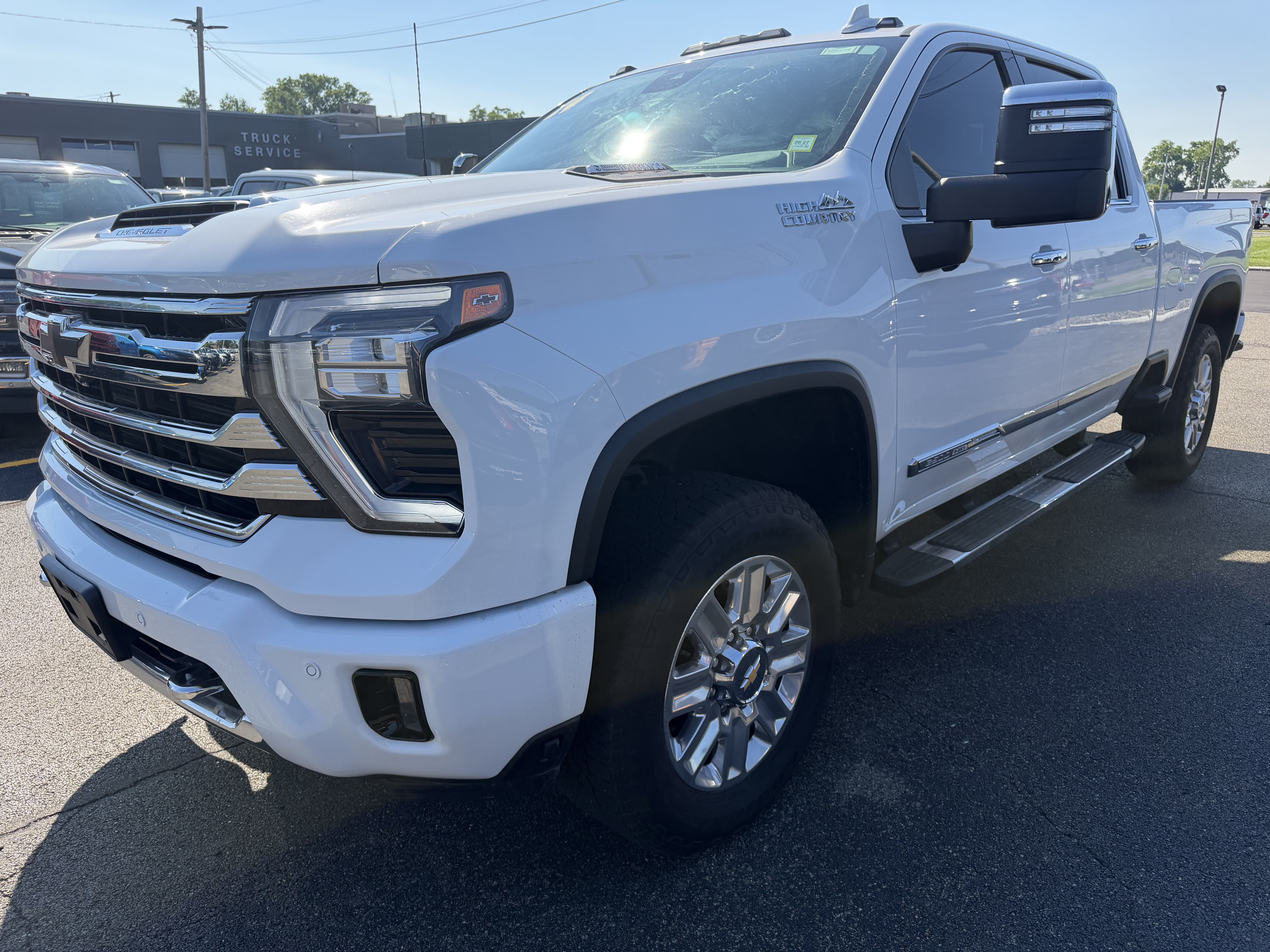 Used 2024 Chevrolet Silverado 2500 High Country AWD/4WD image 4