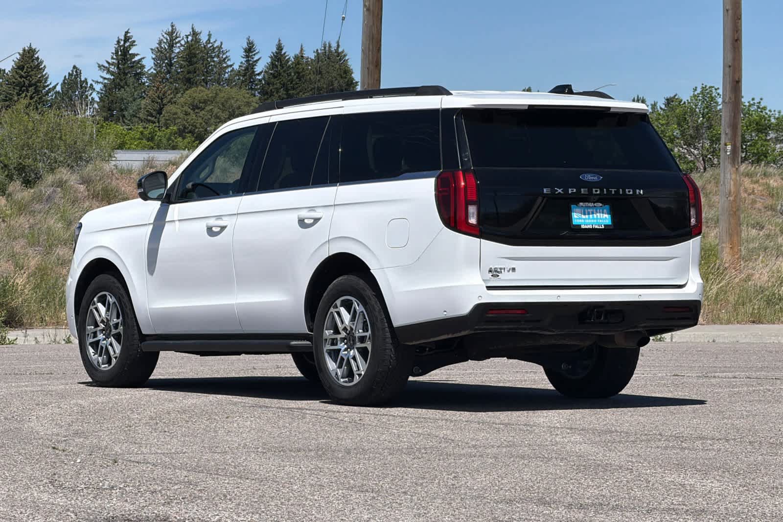 Certified 2025 Ford Expedition Active AWD/4WD image 6