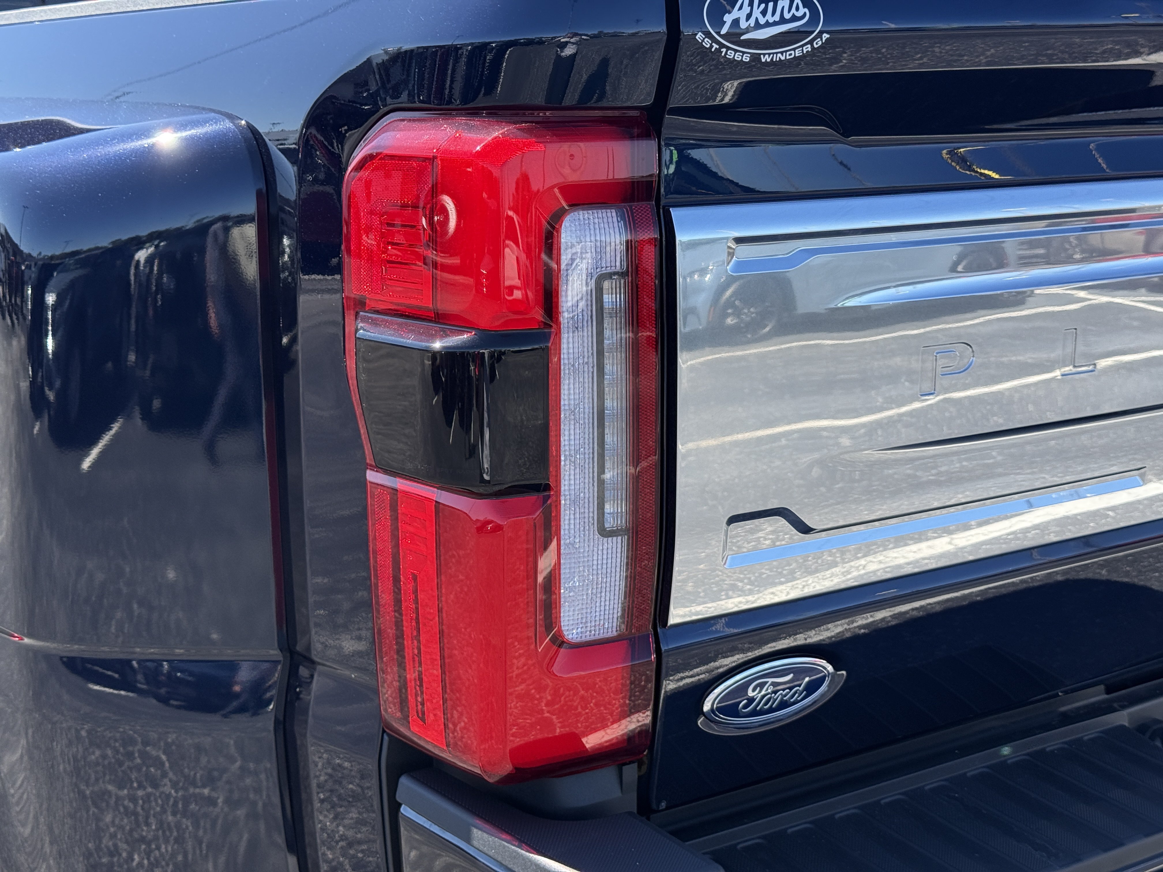 Certified 2024 Ford F450 Platinum w/ FX4 Off-Road Package AWD/4WD image 8