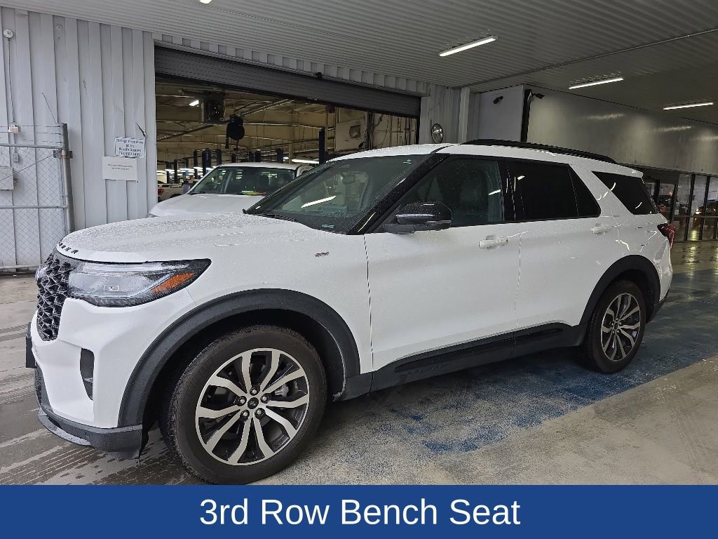 Certified 2025 Ford Explorer ST-Line RWD image 3
