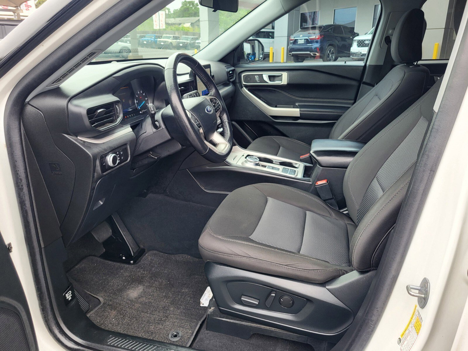Certified 2023 Ford Explorer XLT RWD image 19