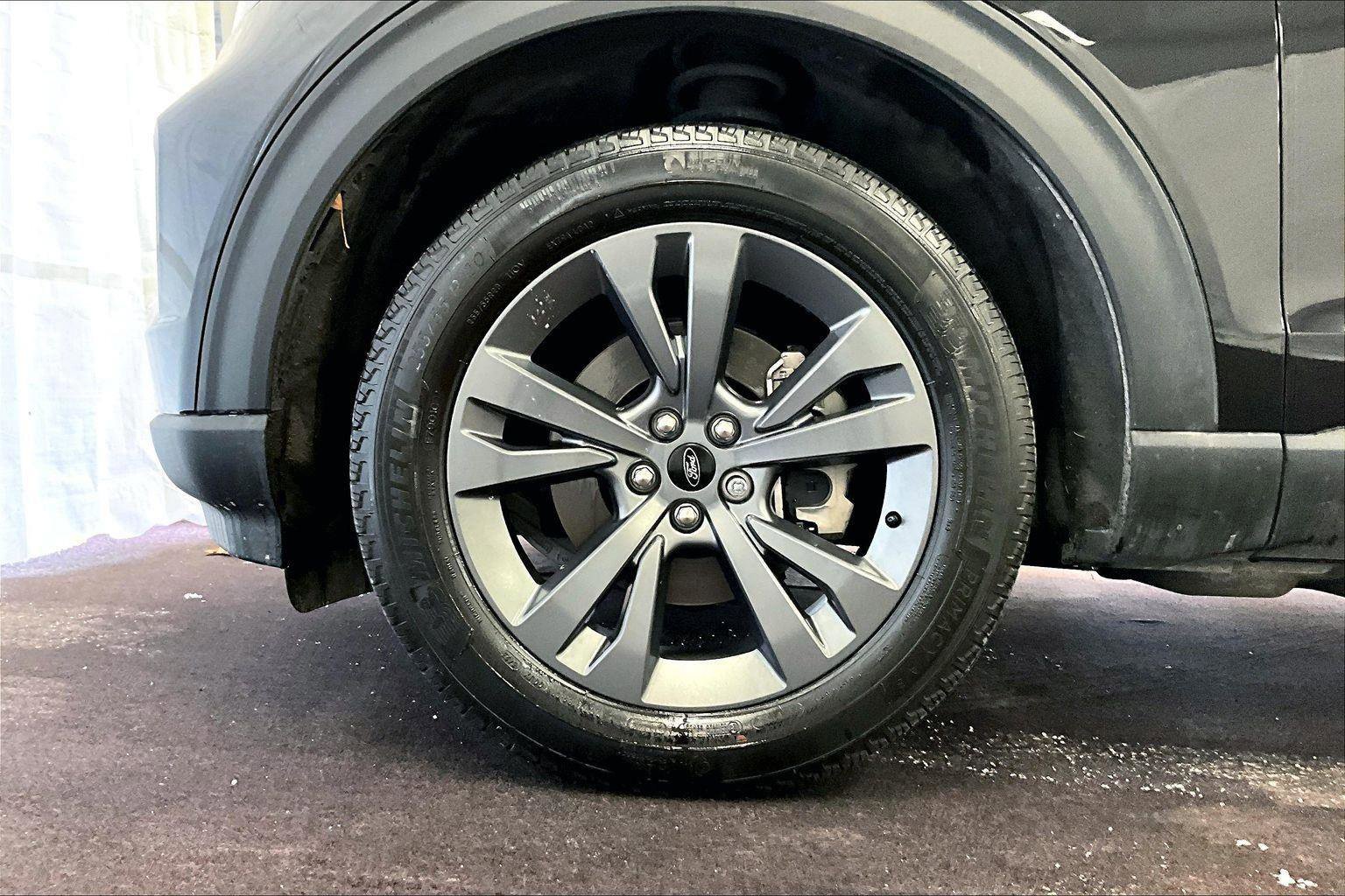 Certified 2023 Ford Explorer XLT w/ Equipment Group 202A image 10