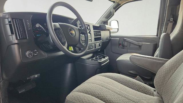 Used 2025 Chevrolet Express 3500 LT w/ LT Preferred Equipment Group RWD image 9