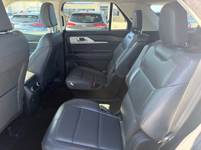 Certified 2025 Ford Explorer Active w/ Active Comfort Package AWD/4WD image 23