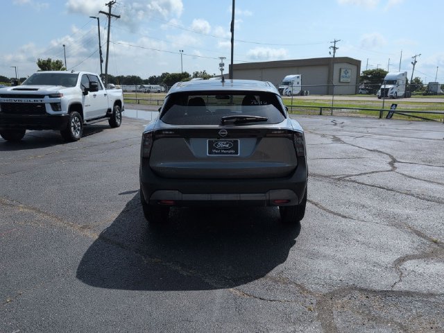 Used 2025 Nissan Kicks SV FWD image 6