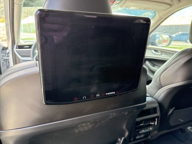 Used 2023 Jeep Grand Cherokee Limited w/ Luxury Tech Group II AWD/4WD image 19