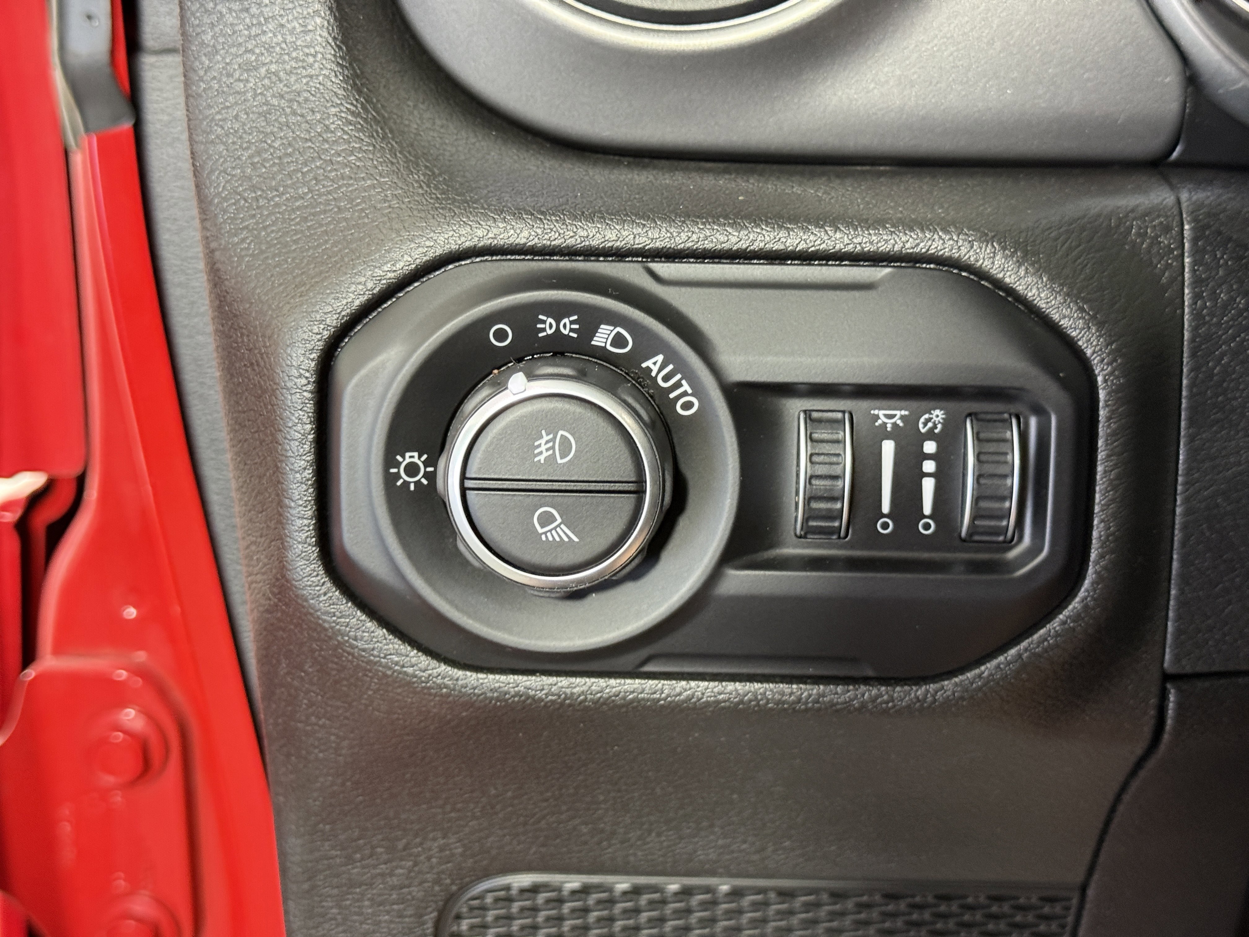 Used 2021 Jeep Gladiator Willys image 21