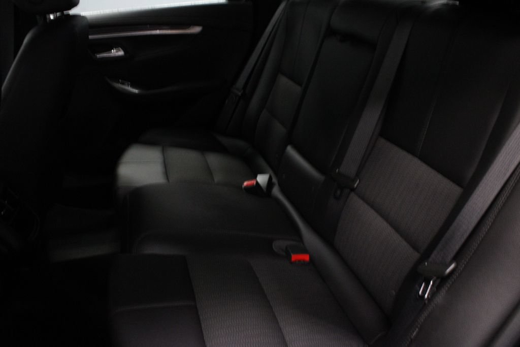 Used 2019 Chevrolet Impala LT FWD image 21