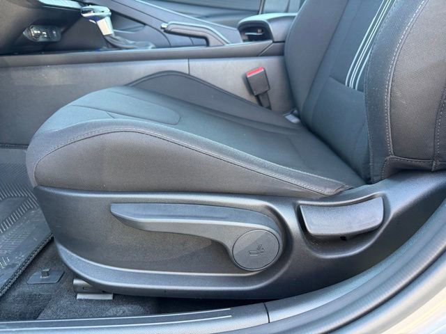 Used 2025 Hyundai Elantra Sport image 9