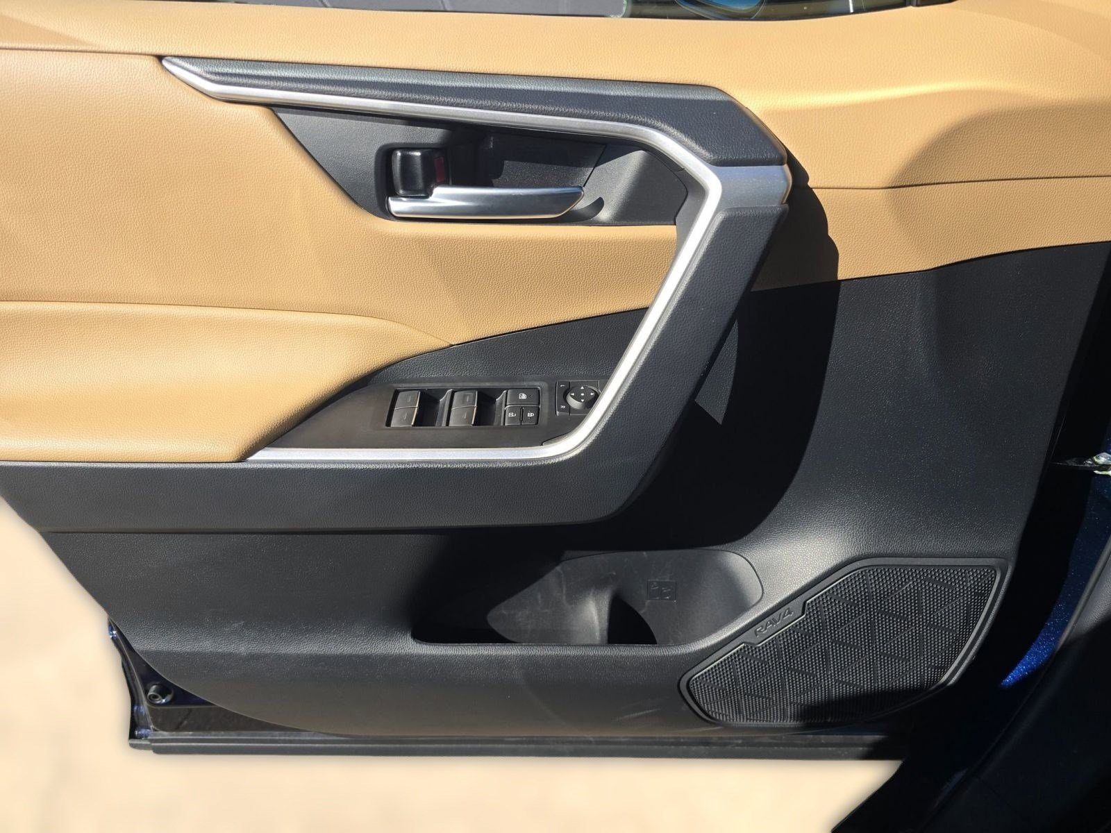 Used 2024 Toyota RAV4 XLE Premium image 11