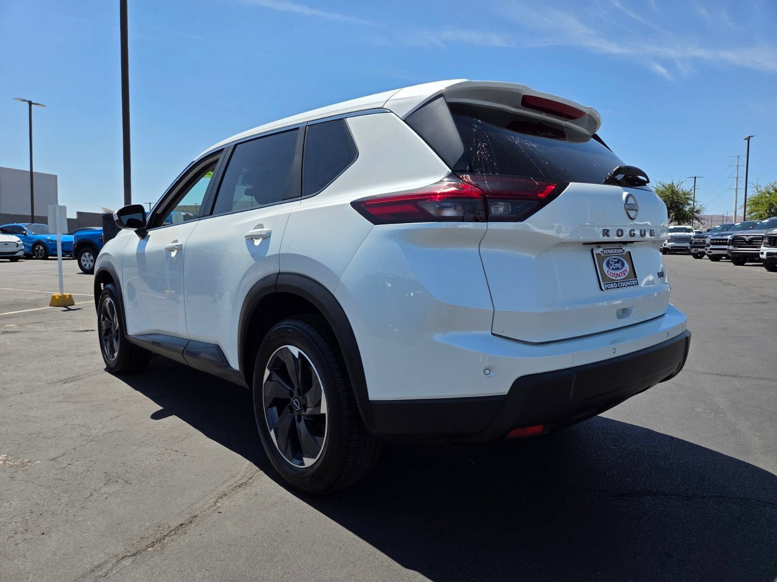 Used 2024 Nissan Rogue SV FWD image 4